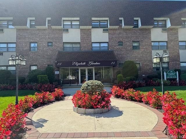 25 Elizabeth Street #2E