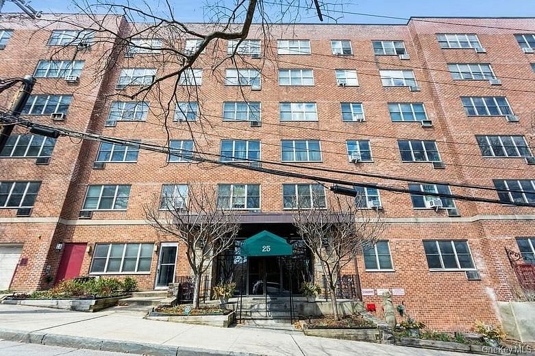 25 Franklin Avenue #2A