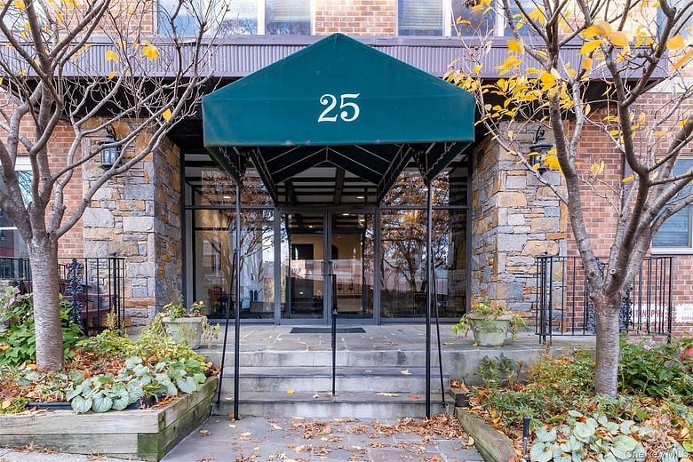 25 Franklin Avenue #6K
