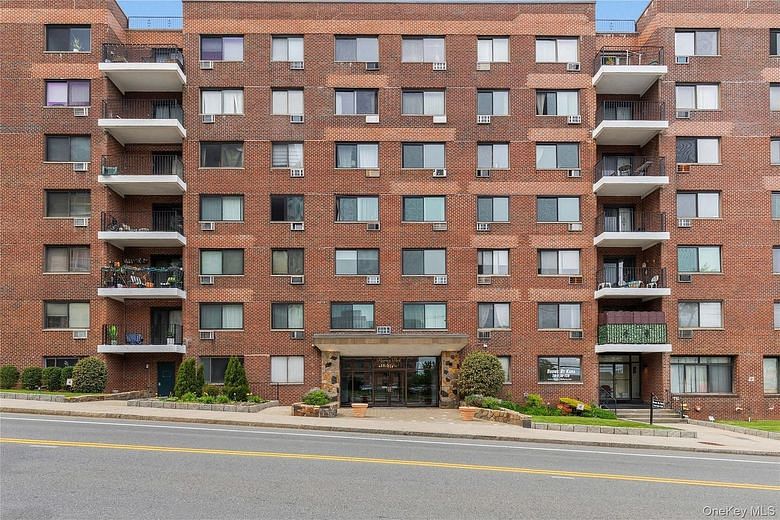 25 Lake Street #2C