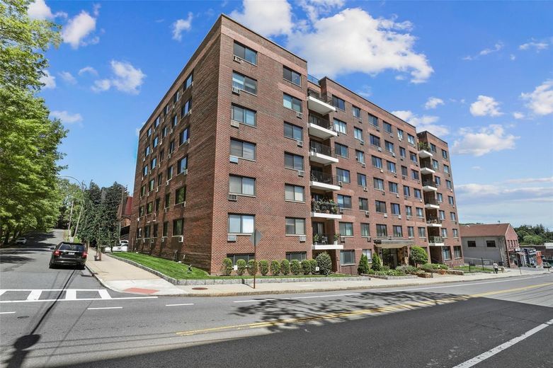 25 Lake Street #7K & 7L