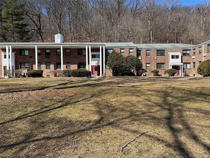 25 Lawrence Drive #A