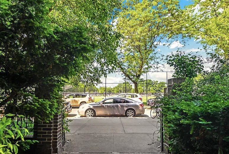 25 Parade Place #3L