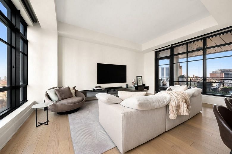 25 Park Row #25C