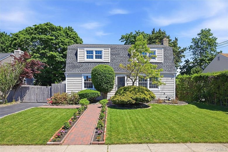 25 Parkdale Drive
