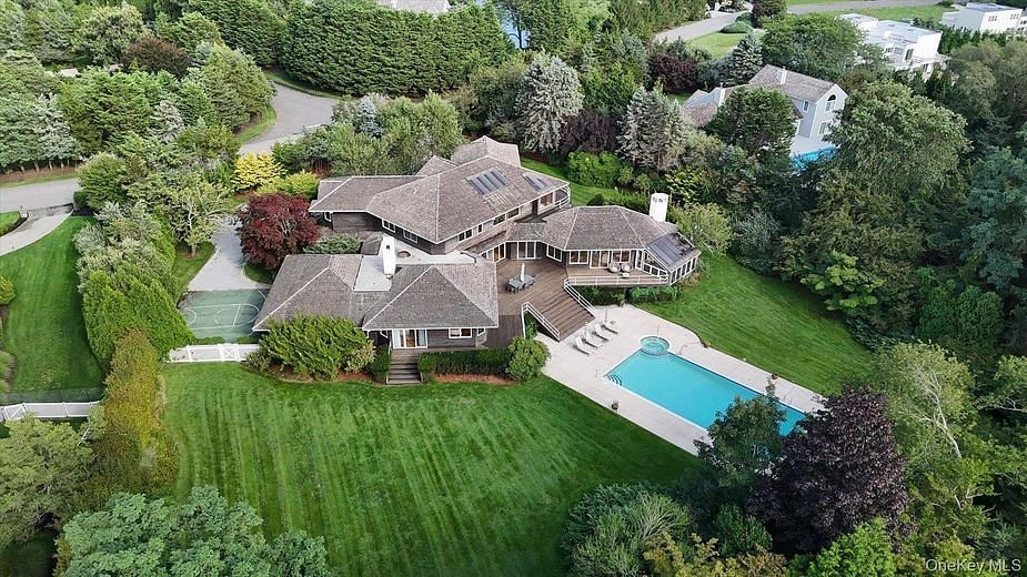 25 Ring Neck Road