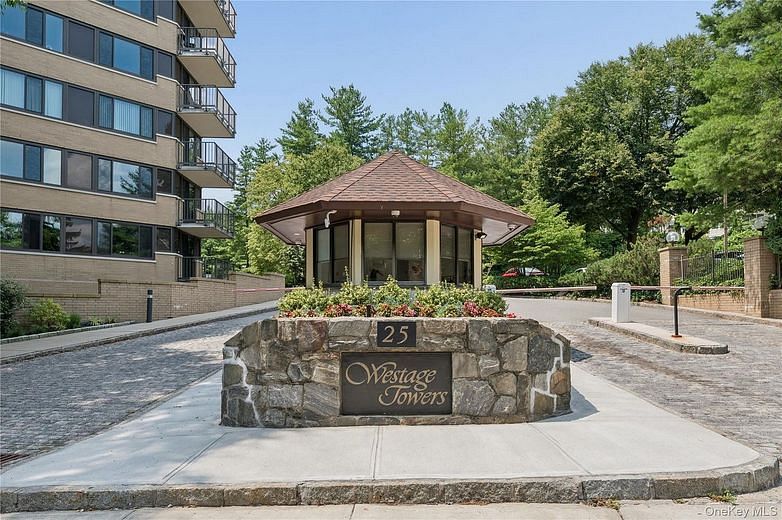 25 Rockledge Avenue #PH11