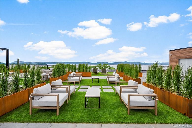 25 S Riverside Avenue #211