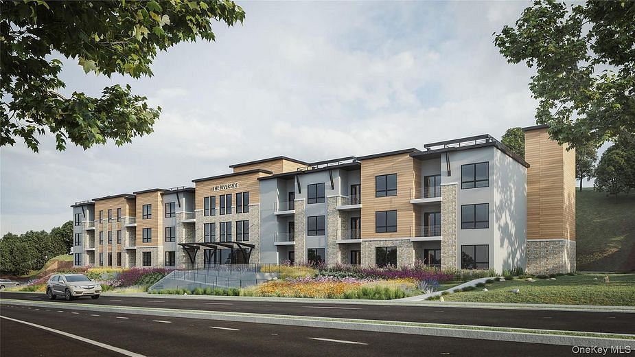 25 S Riverside Avenue #309