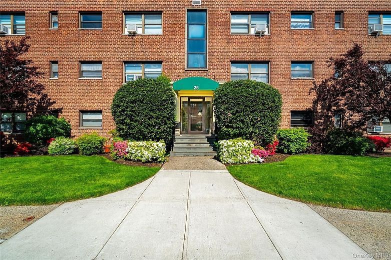 25 Shady Glen Court #2C