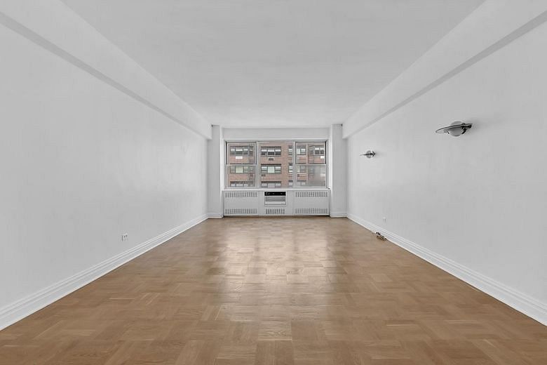 25 Sutton Place South #8A