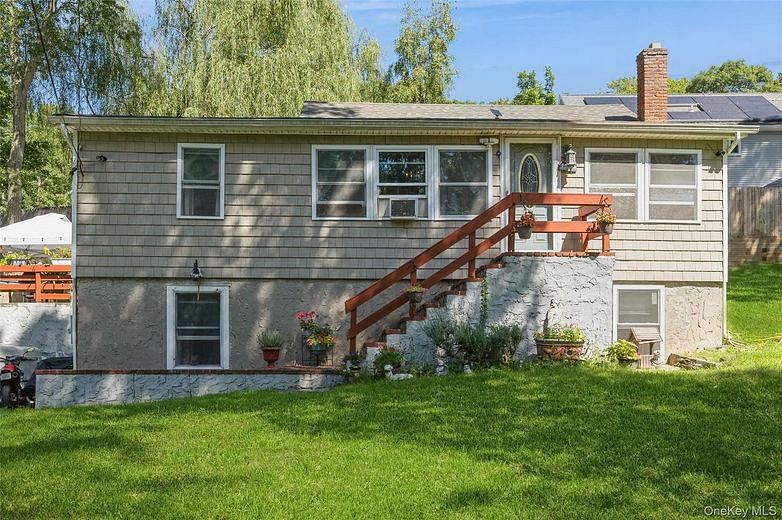 25 Tamarack Road