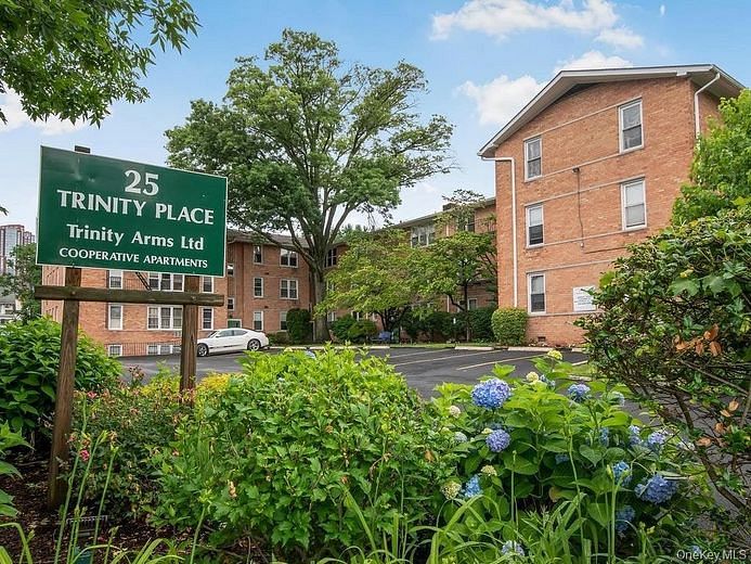 25 Trinity Place #3J