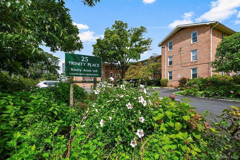 25 Trinity Place #3K