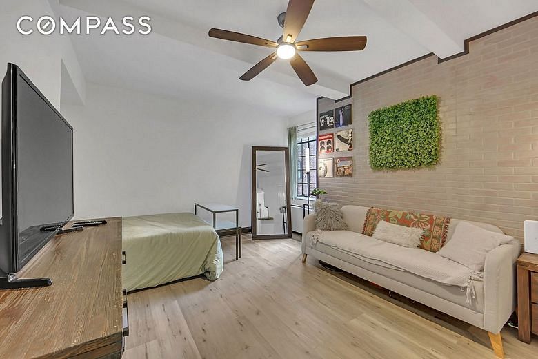 25 Tudor City Place #1707