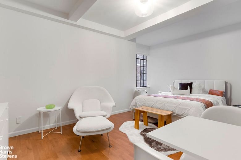 25 Tudor City Place #409