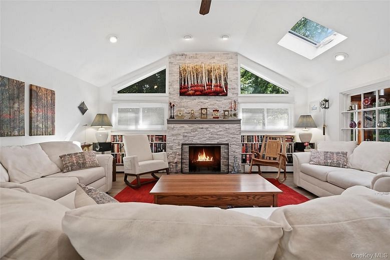 25 Valley Circle