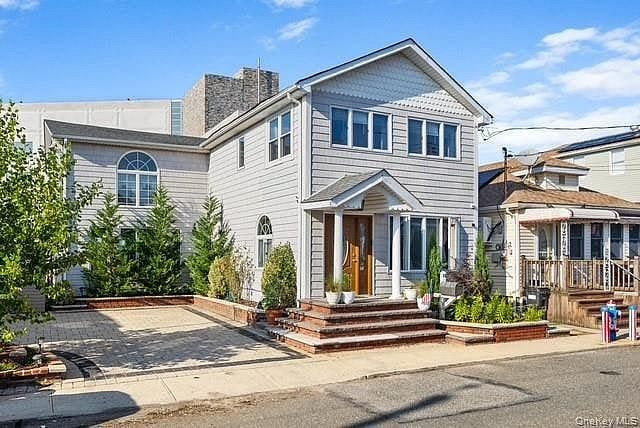 25 W 10th Road