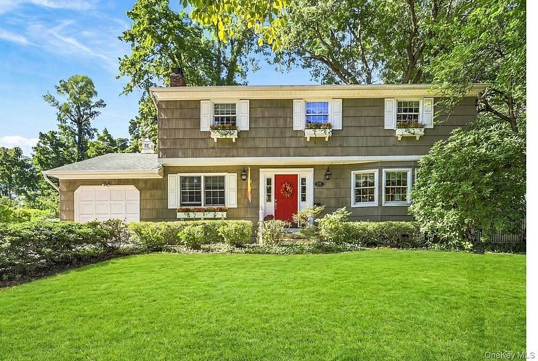 25 W Scudder Place