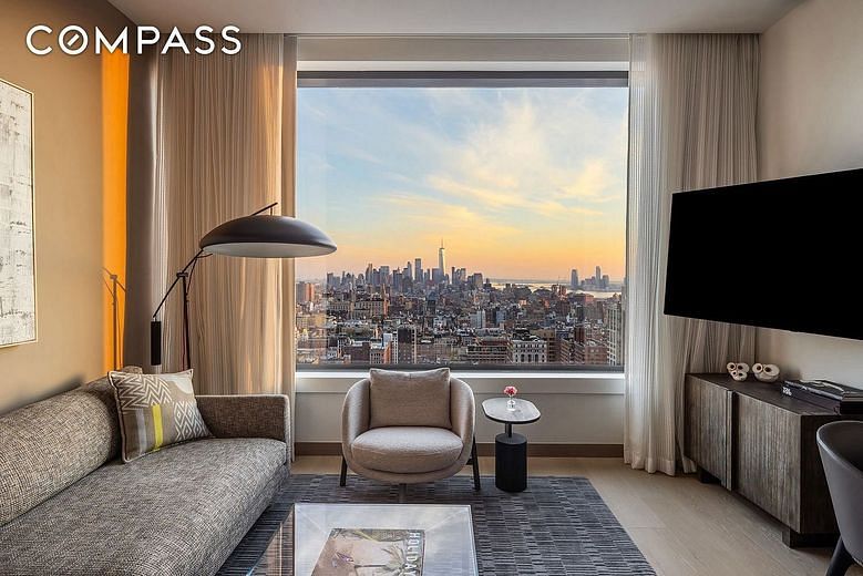 25 West 28th Street #PH42B