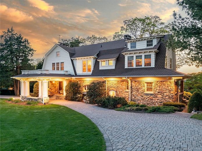 25 West Drive