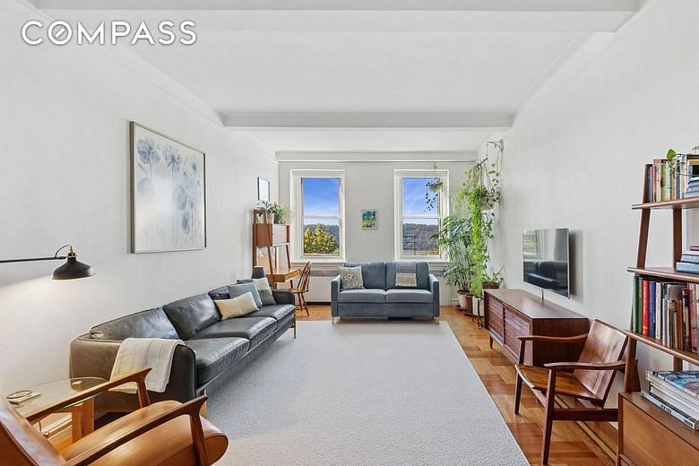 250 Cabrini Boulevard #1H