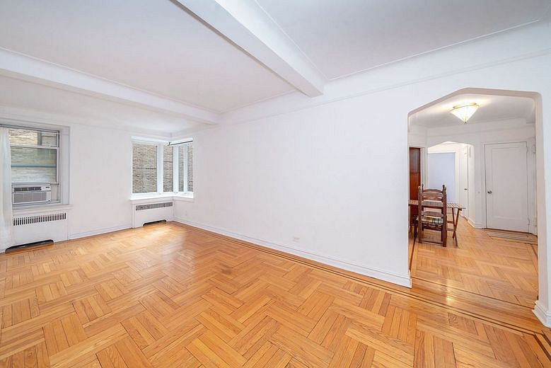 250 Cabrini Boulevard #3F