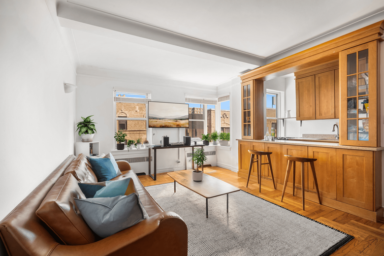 250 Cabrini Boulevard #7B