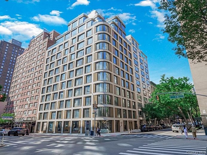 250 E 25th Street #9B