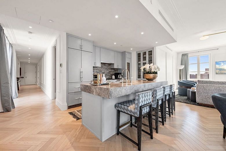 250 East 21st Street #PHD