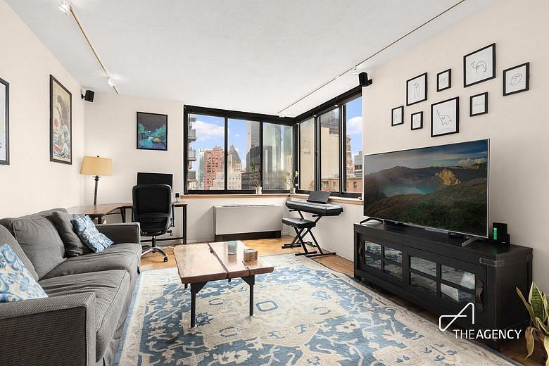 250 East 40th Street #22E
