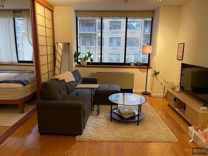 250 East 40th Street #4D