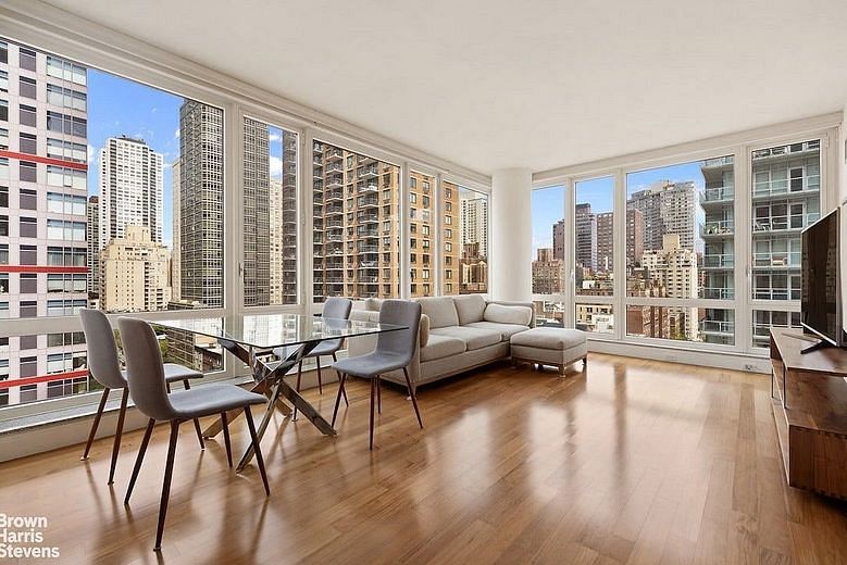 250 East 53rd Street #1502