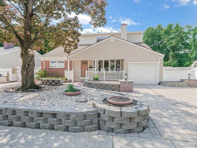 250 Lakeshore Boulevard