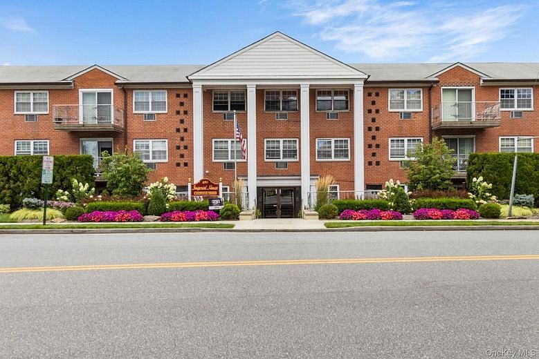 250 N Village Avenue #B 10