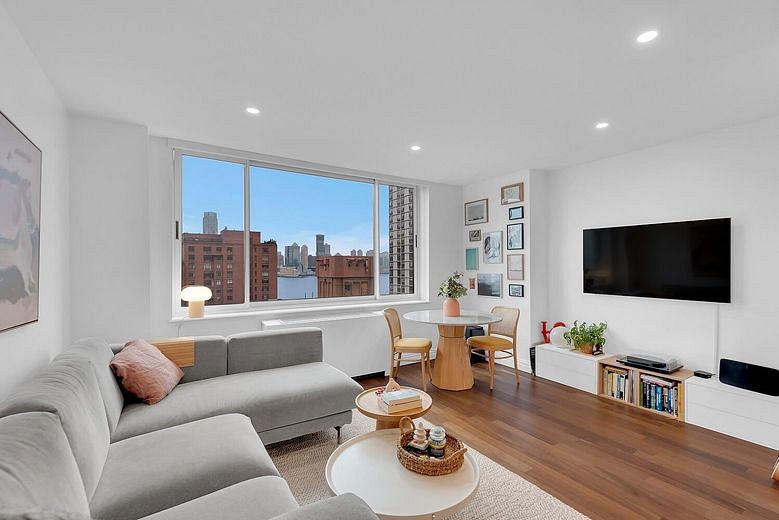 250 South End Avenue #12G