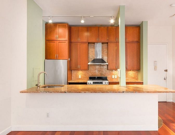 250 South End Avenue #2A