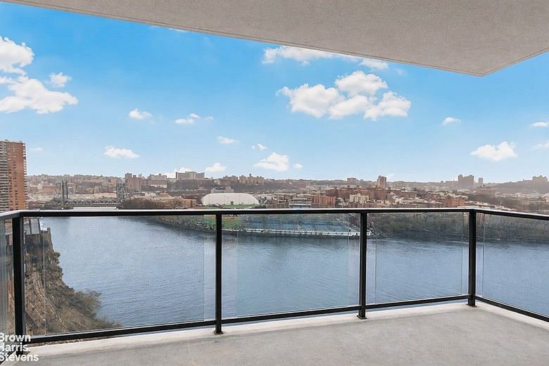 2500 Johnson avenue #15G