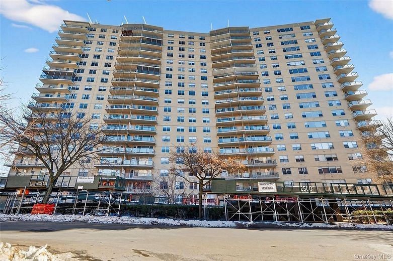 2500 Johnson Avenue #8K