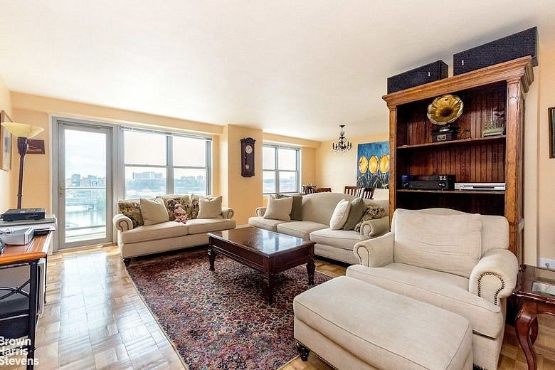 2500 Johnson avenue #9P