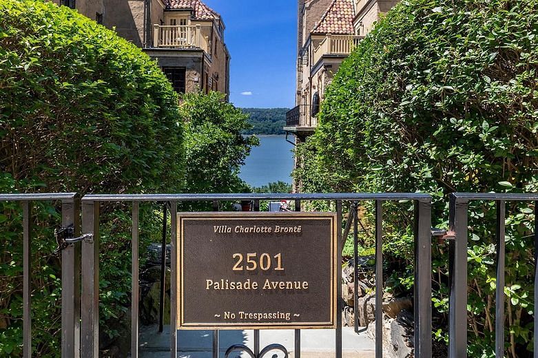 2501 Palisade Avenue #C1