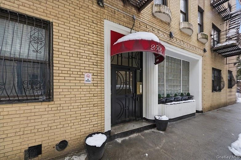 2506 Davidson Avenue #6A