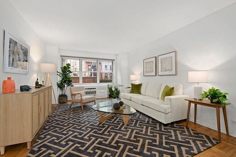 251 East 51st Street #3M