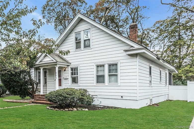 251 N Long Beach Avenue