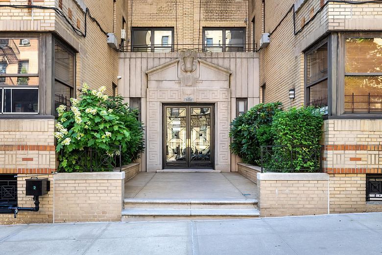 251 Seaman Avenue #6A