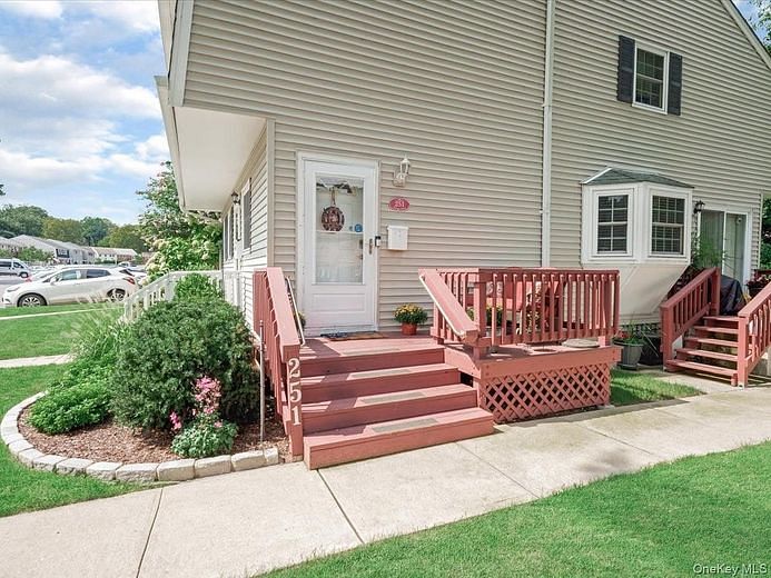 251 Village Drive #251