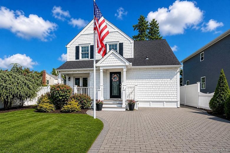 2517 Rockville Centre Parkway