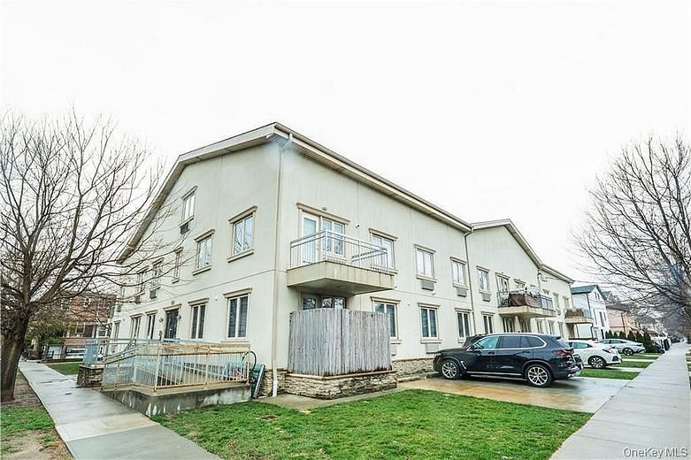 2517 Voorhies Avenue #1C