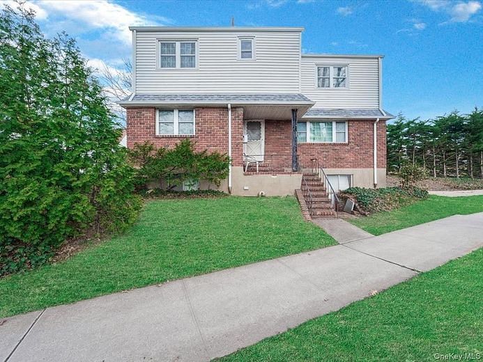 252-15 Horace Harding Expressway