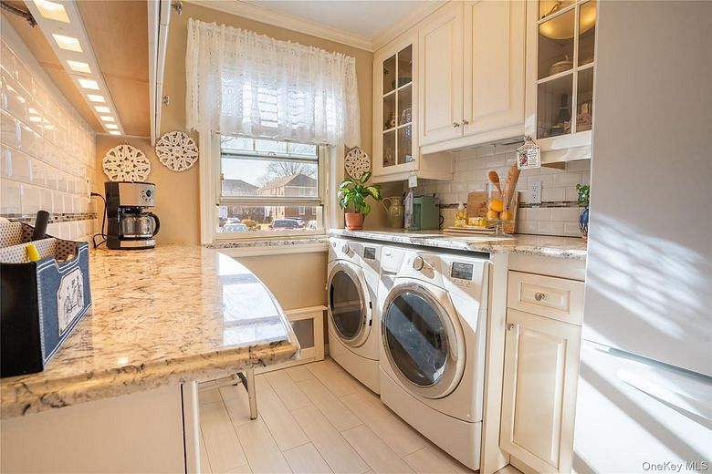 252-42 60 Avenue #595